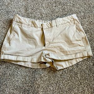 Gap khaki shorts city 3 inch